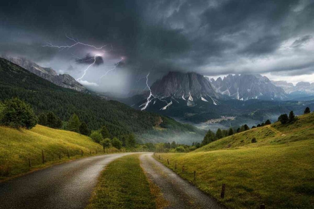 Allerta meteo gialla: temporali in arrivo domani, ecco le regioni da tenere d'occhio