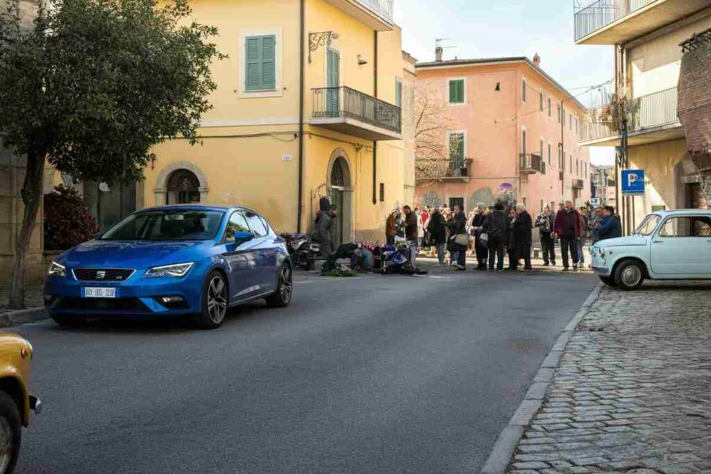 Tragedia a Zapponeta: un giovane di 19 anni perde la vita in un maxi incidente, coinvolta anche una bimba di 6 anni